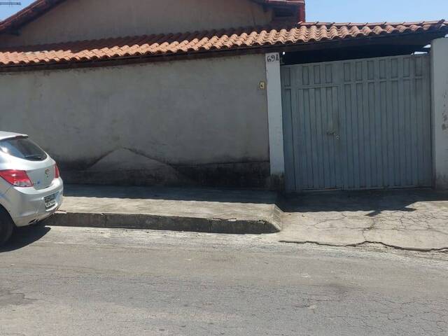 #592 - Casa para Venda em Contagem - MG